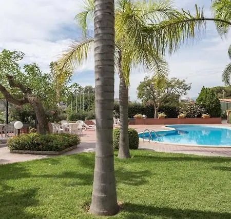 Oblo With Pool - - Taormina Aparthotel Giardini Naxos