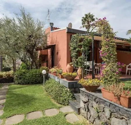 Oblo With Pool - - Taormina Aparthotel